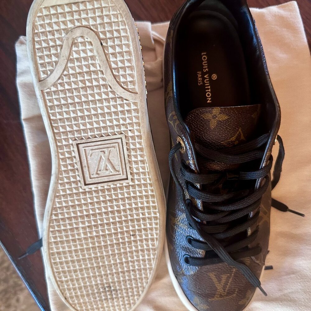 Louis Vuitton Women Frontrow Sneaker 39.0